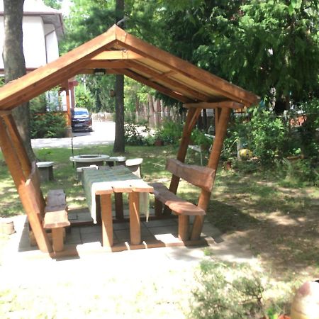 Honved Apartmanhaz Balatonlelle Exterior foto