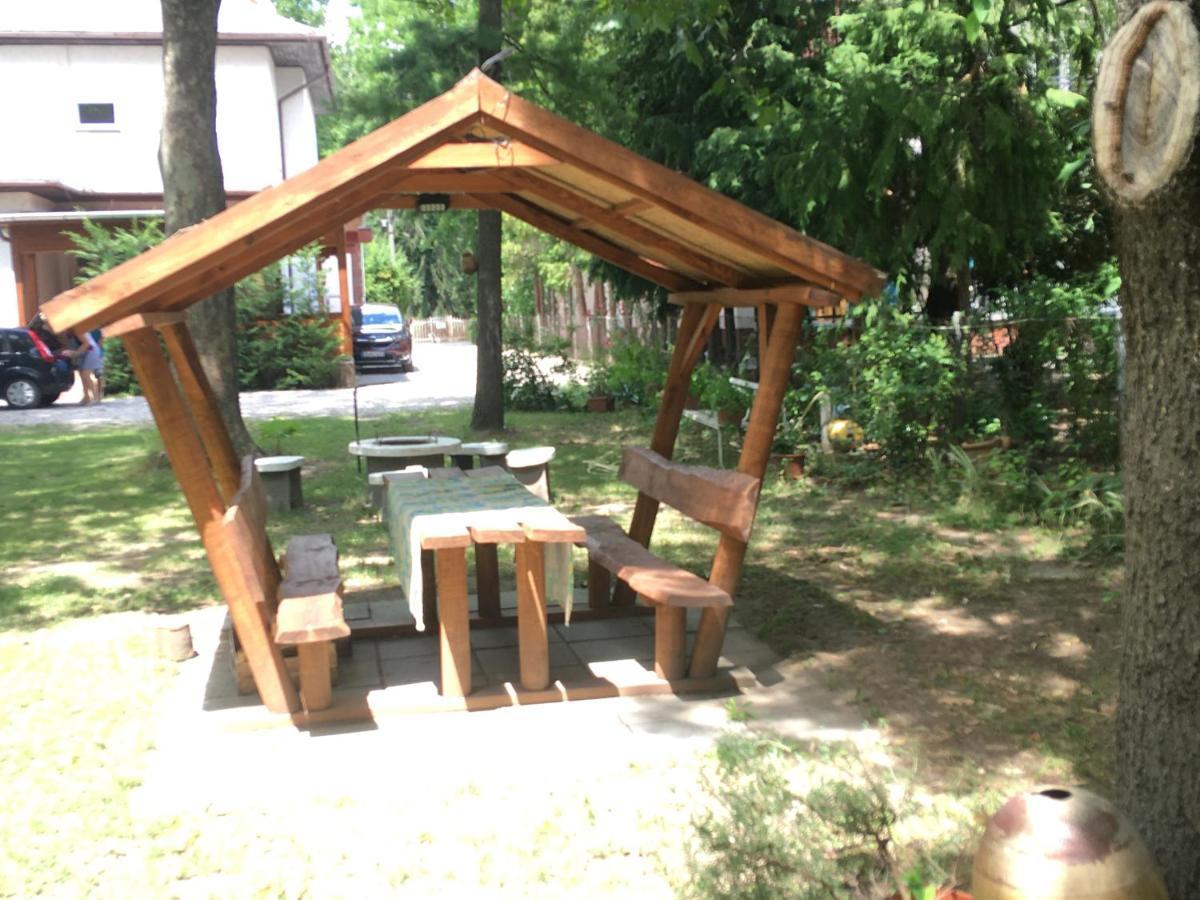 Honved Apartmanhaz Balatonlelle Exterior foto