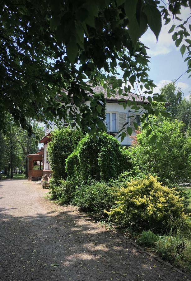 Honved Apartmanhaz Balatonlelle Exterior foto